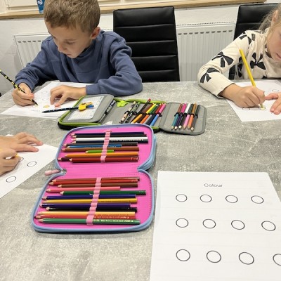 Poslechový diktát na barvy zvládli všichni na jedničku!