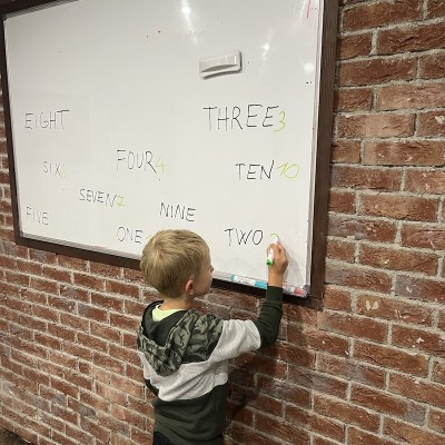 Samá čísla, která se jinak píší a jinak vyslovují...