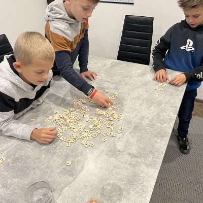 Skládání slov a trénování psané formy