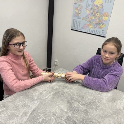 Rozbalování vánočních CRACKERS