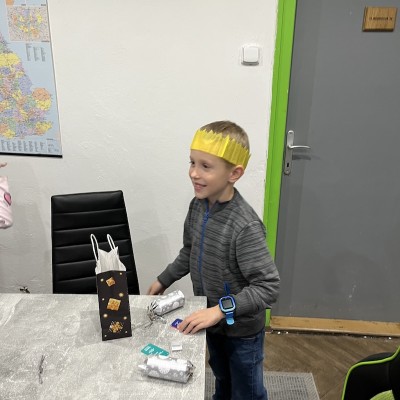 Rozbalování vánočních CRACKERS