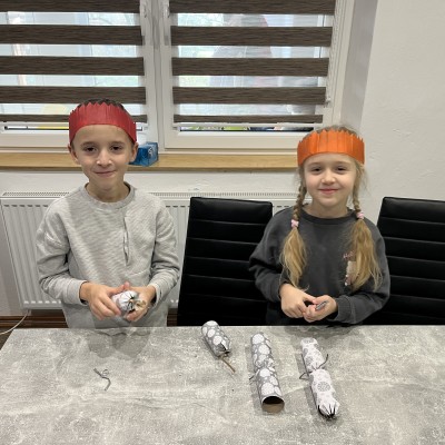 Rozbalování vánočních CRACKERS