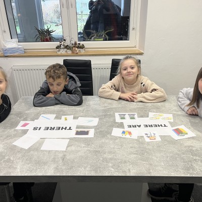 Procvičování THERE IS / THERE ARE